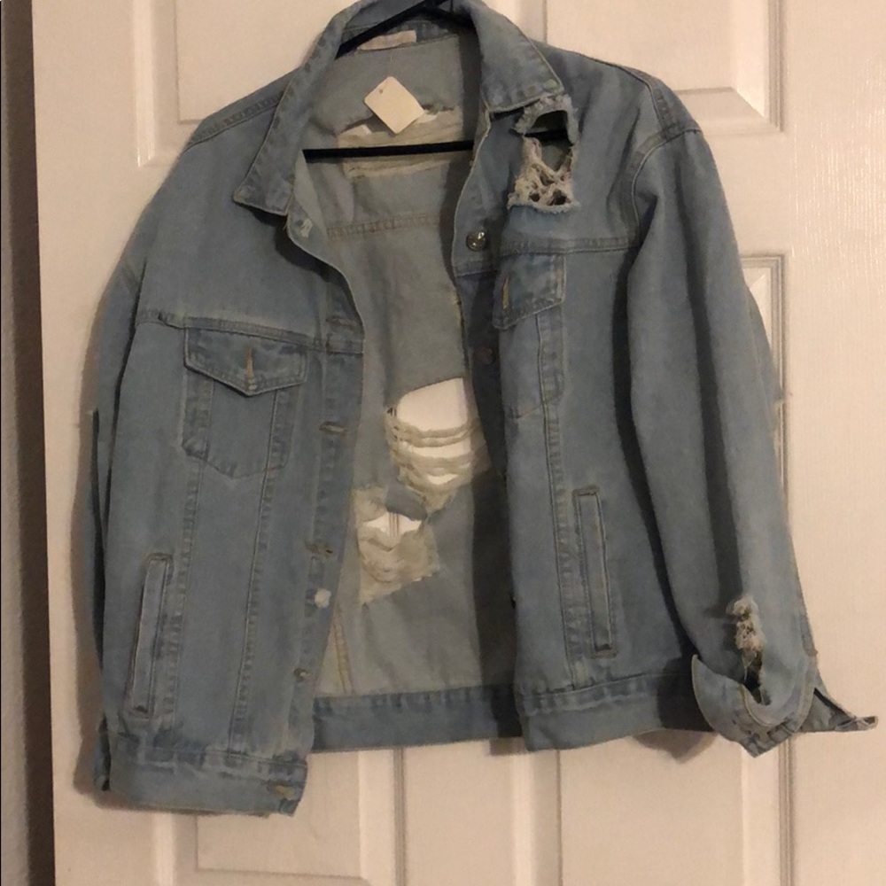 Veveret destroyed blue Jean jacket